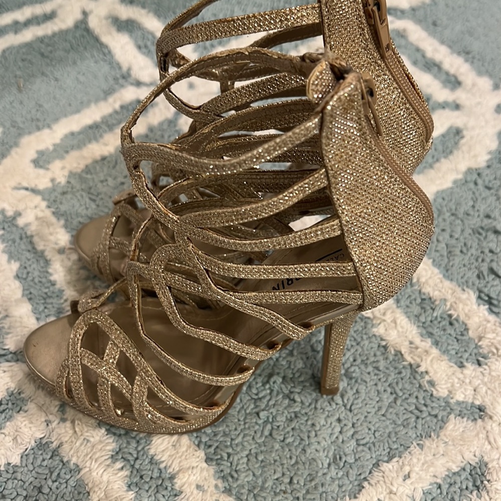 Shoes - Picture 2 of 8